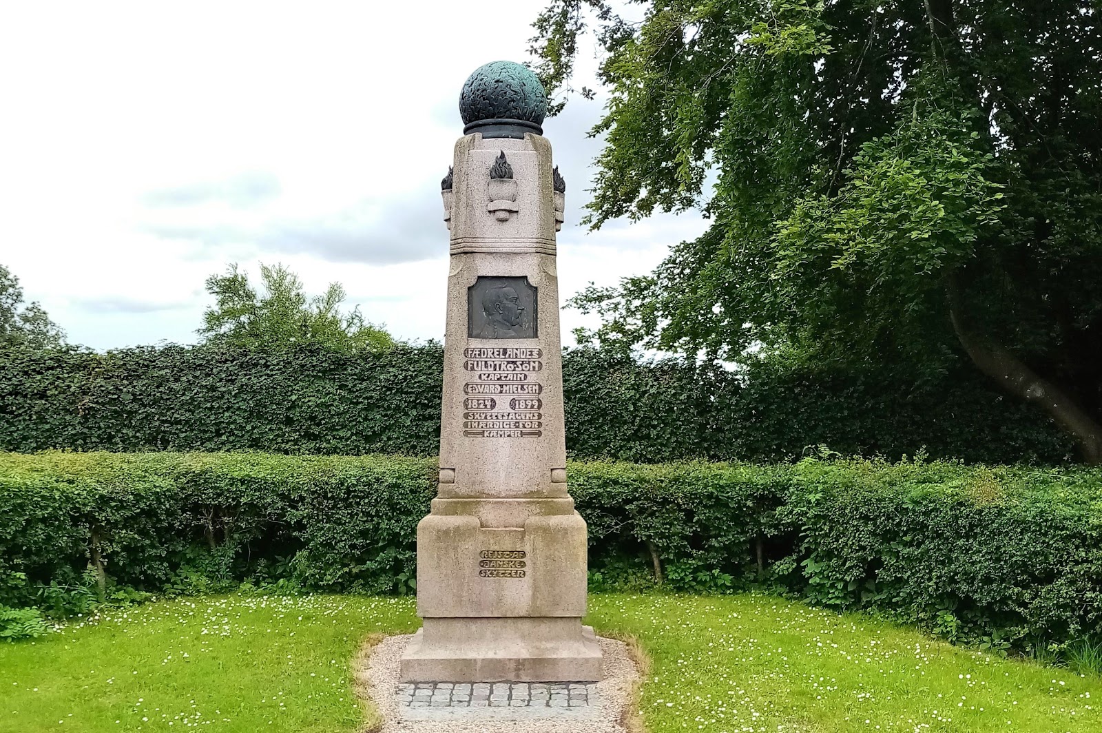 Captain Nielsen's Memorial
