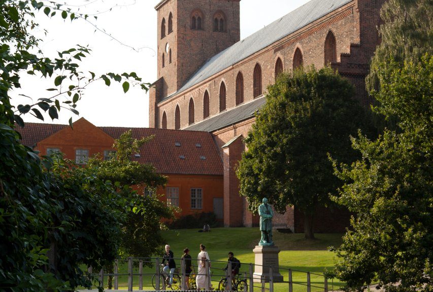Odense Domkirke, set fra Eventyrhaven