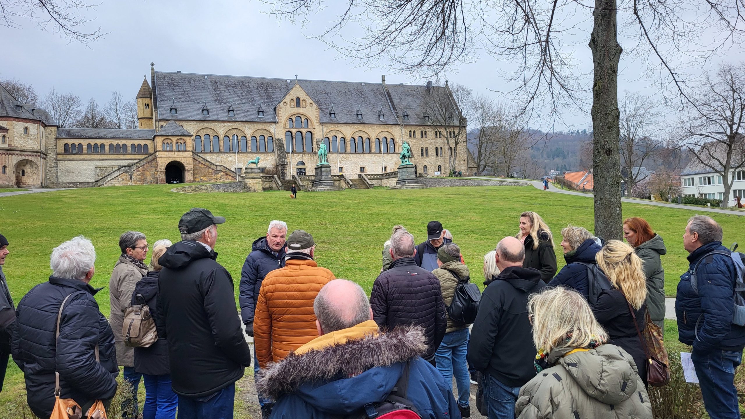 En rejseleder på arbejde